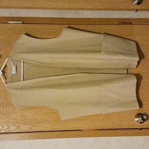 A bundle of sleeveless vest